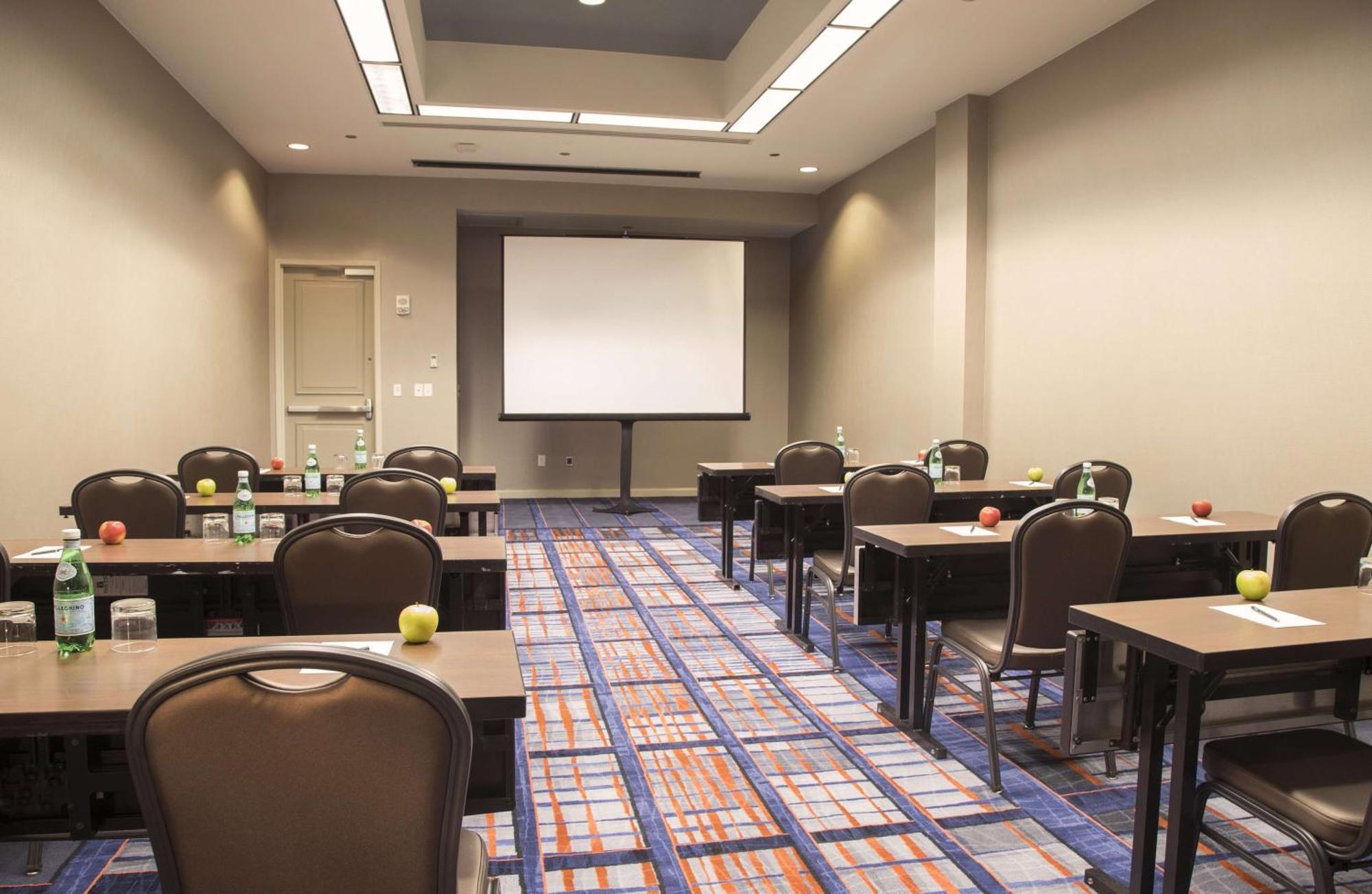 מלון College Park Hilton Atlanta Airport מראה חיצוני תמונה